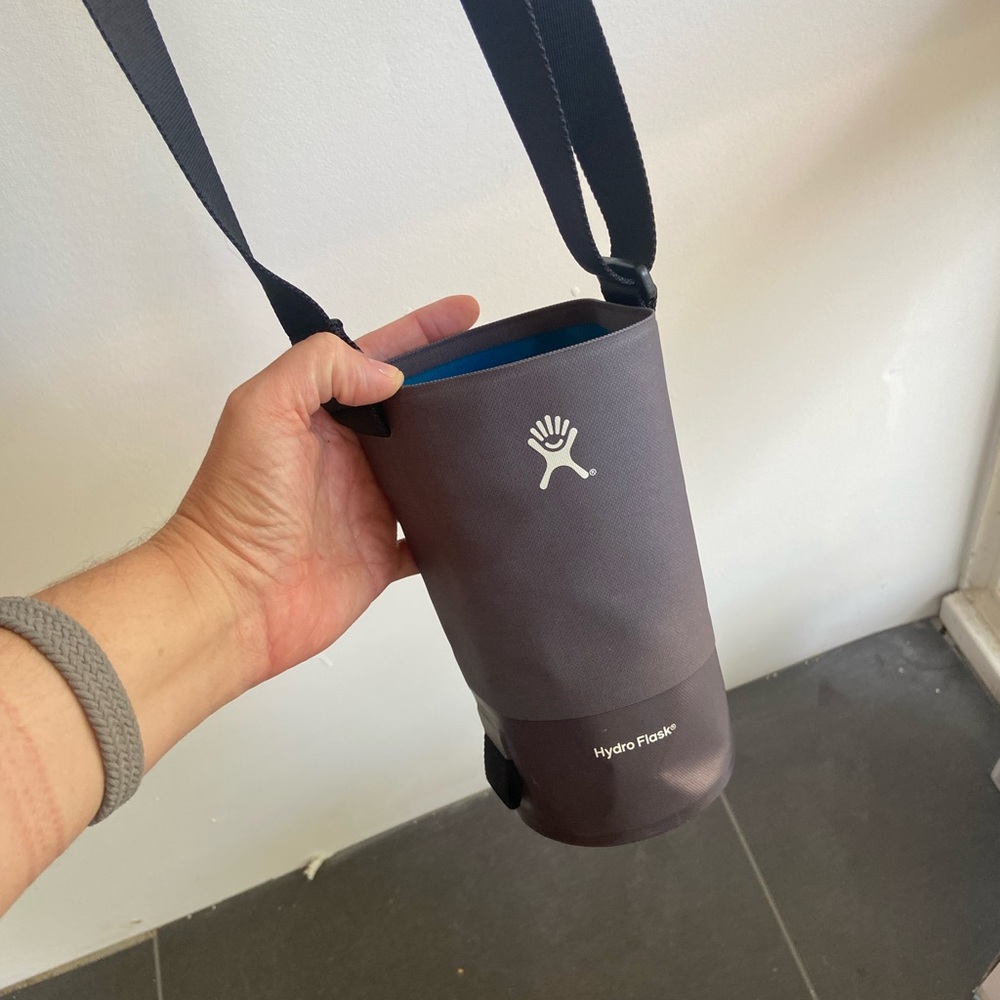 Hydro flask crossbody water bottle bag